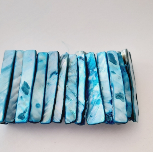 2/$30Stretchy Blue Shell Cuff Style Bracelet - Picture 6 of 6